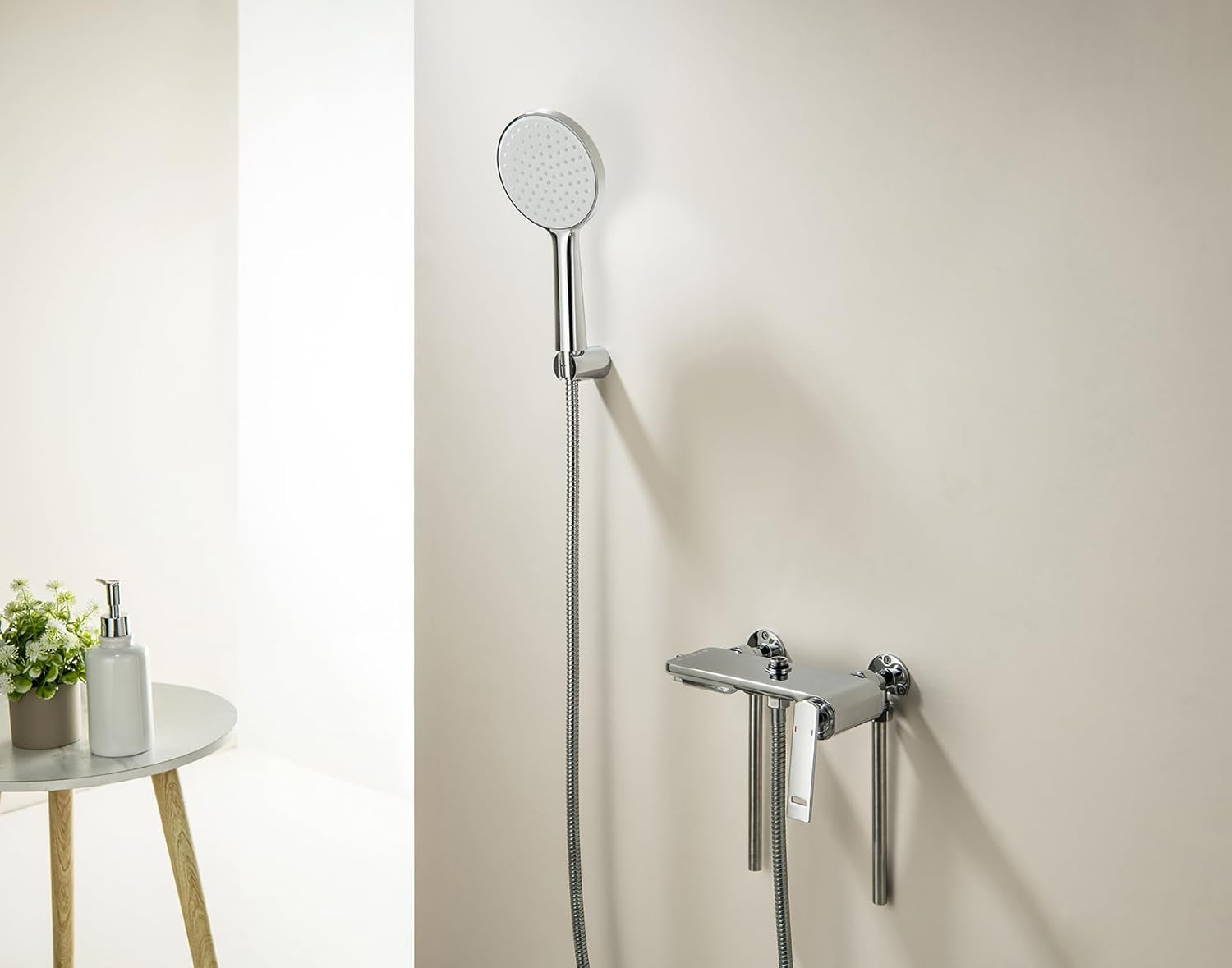 Detalle 2 de Backplate Wall Elbows in Thickened Heavy Brass – Chrome Finish