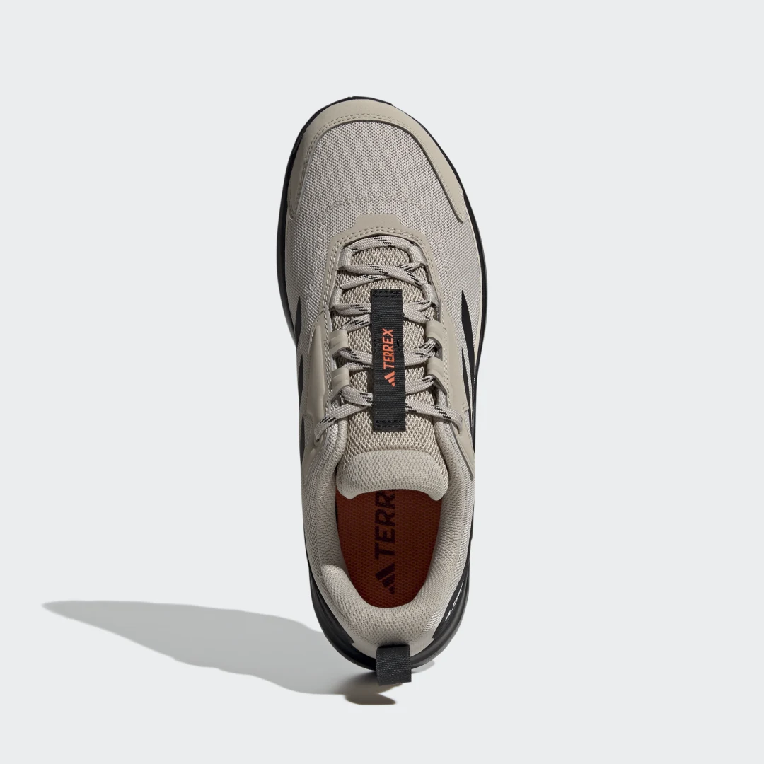 Detalle de Adidas Terrex Anylander, zapatilla de senderismo beige