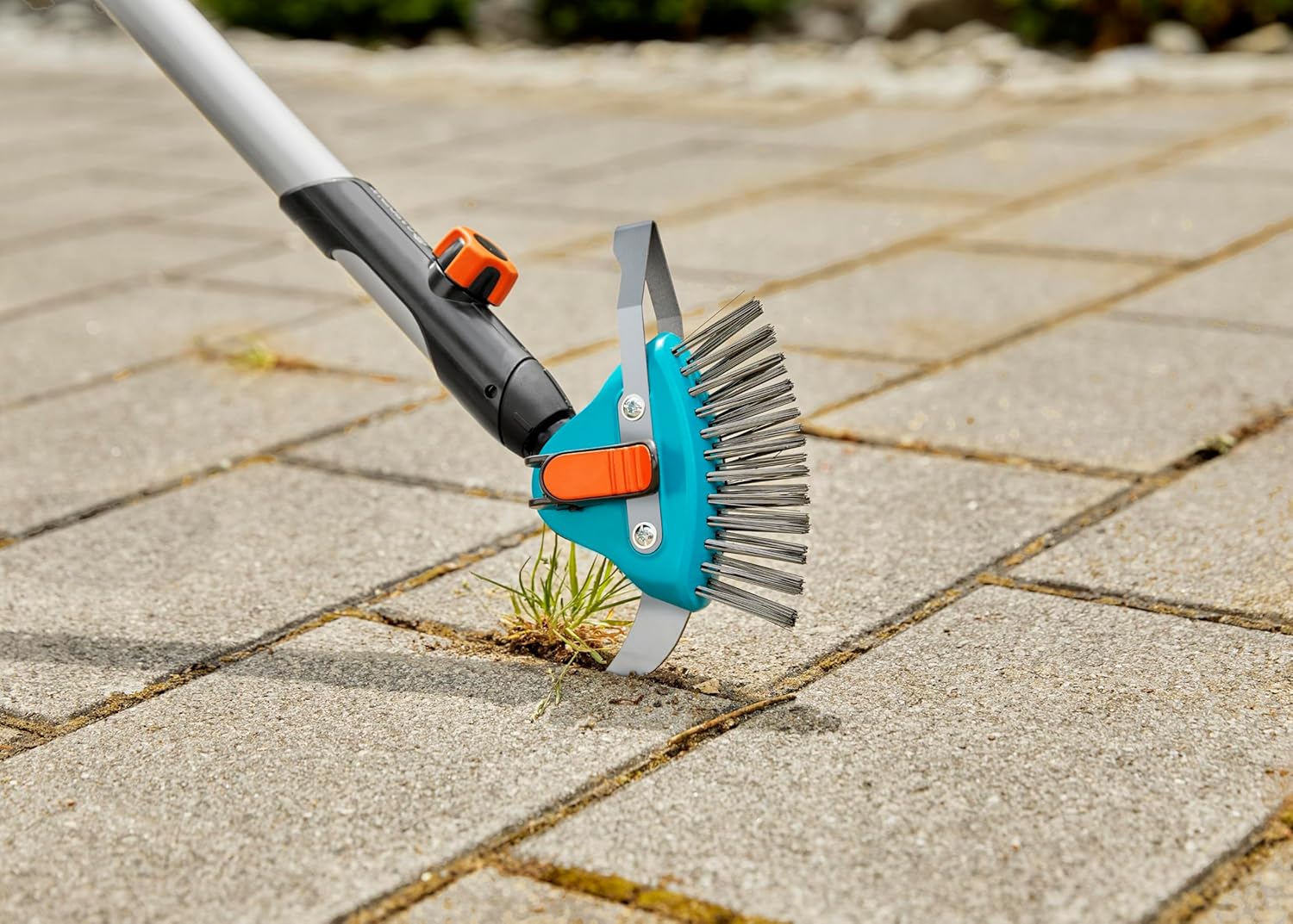 Thumbnail 5 de Gardena combisystem 3-in-1 Patio Cleaner (weed & moss removal tool for patio joints)