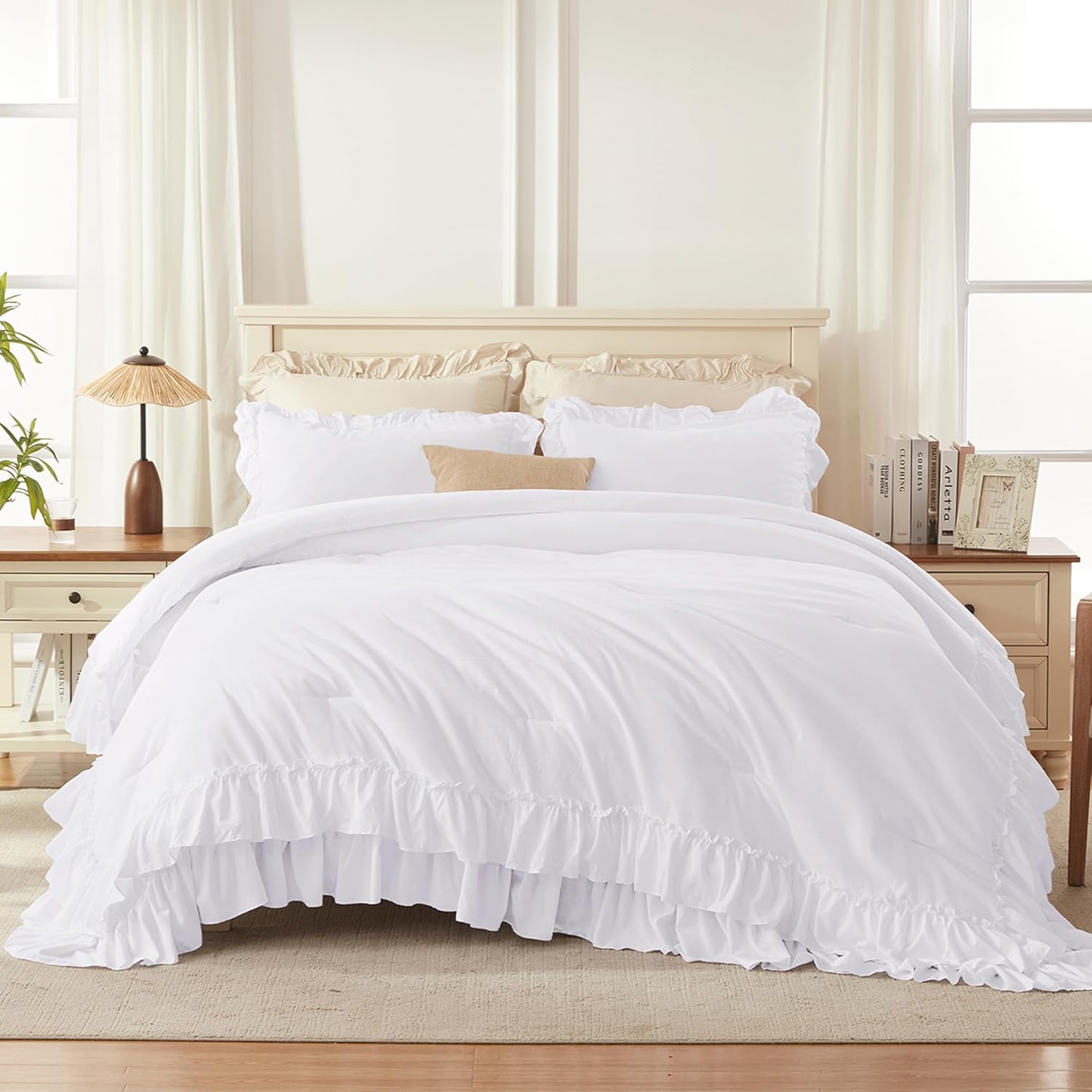 Detalle de Andency White Comforter Set Queen Size — Lightweight Ruffle 3-Piece