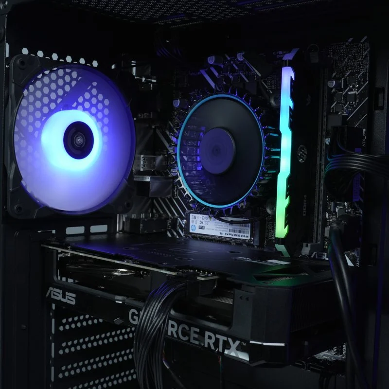 Detalle 2 de Epical-Q Felonix: PC con Ryzen 5 5500, RTX 3050, 16 GB, 1 TB NVMe y Windows 11 Pro