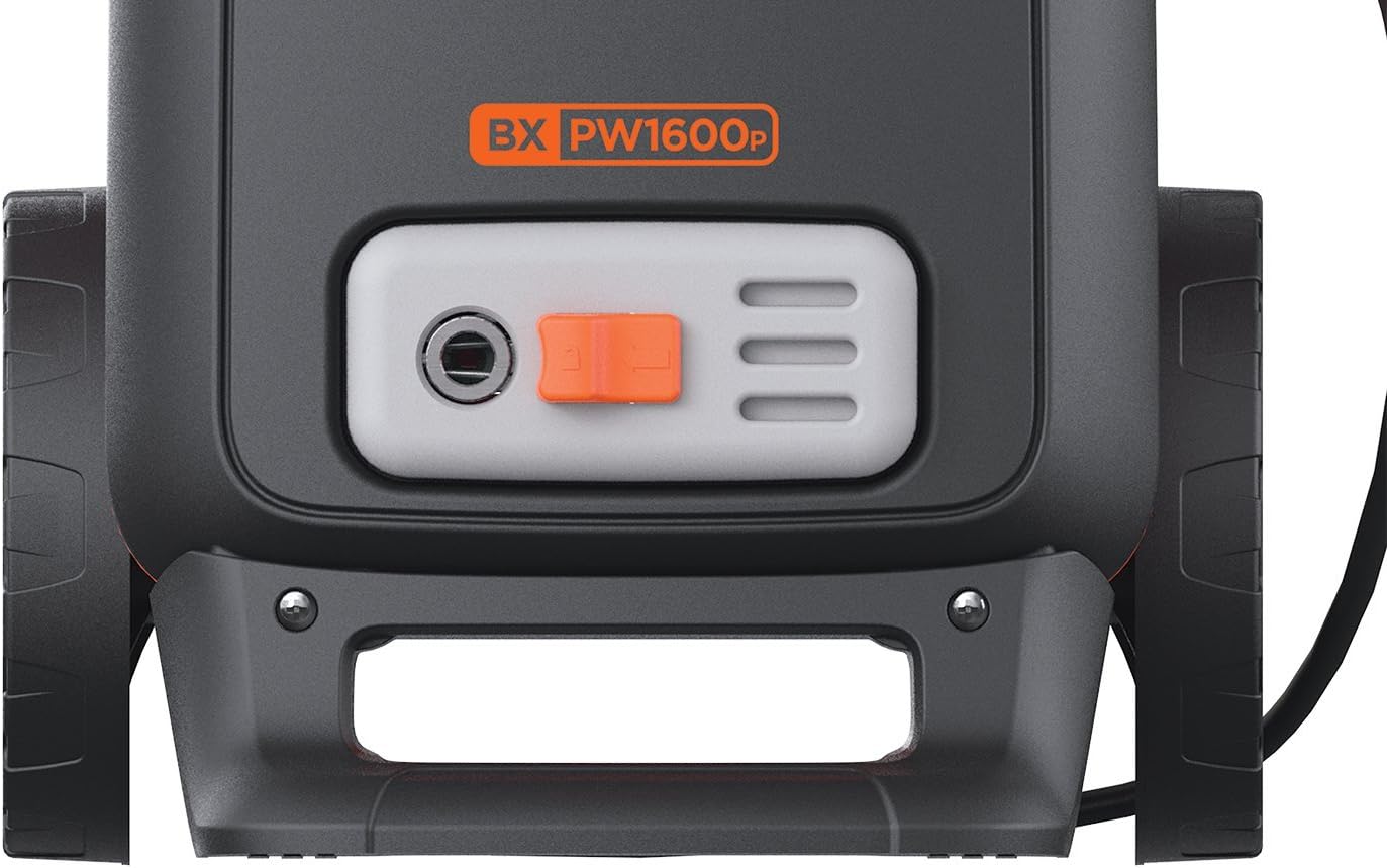 Detalle de BLACK+DECKER Idropulitrice ad Alta Pressione BXPW1600PE con Patio Cleaner e Spazzola Fissa – 125 bar, 1600 W, 420 l/h