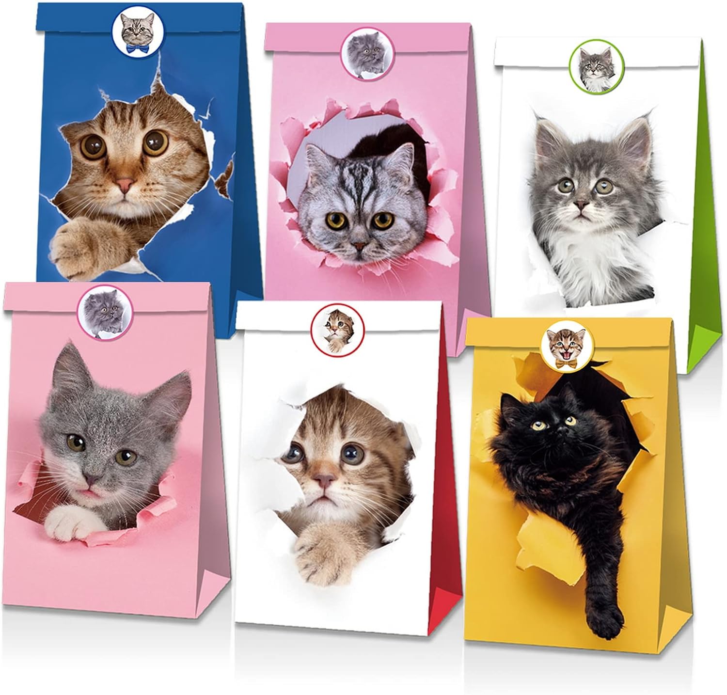 Detalle de COSFAN kattenfeestzakjes van kraftpapier met 3D-print en stickers