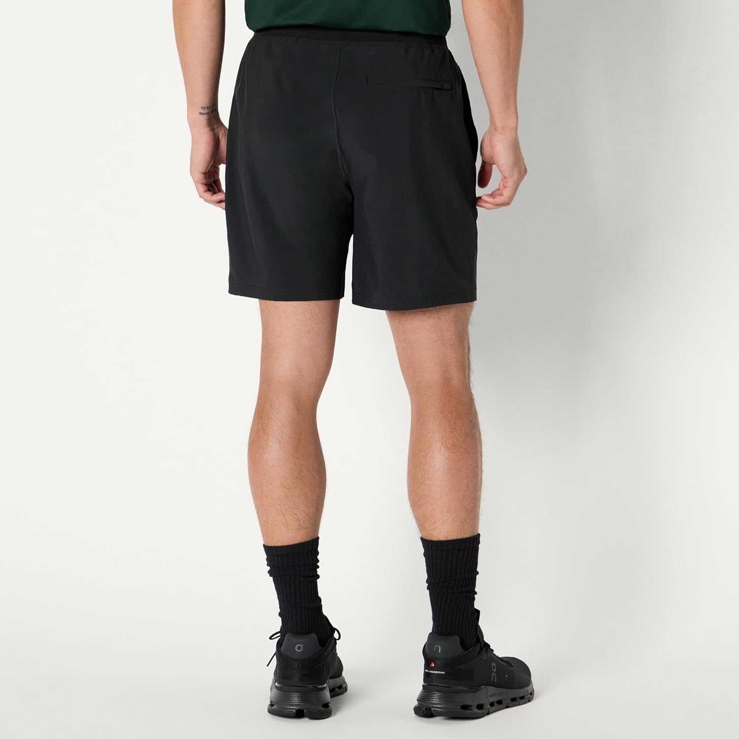 Thumbnail 2 de Amazon Essentials Men’s 7” Athletic Performance Stretch Woven Running Workout Training Short