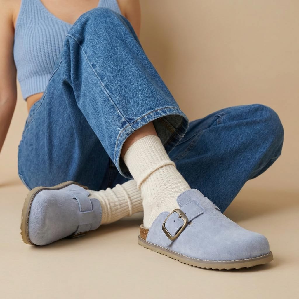Detalle 2 de CUSHIONAIRE Women’s Blain Genuine Suede Slip-On Clogs with Memory Foam & Chic Buckle Mule