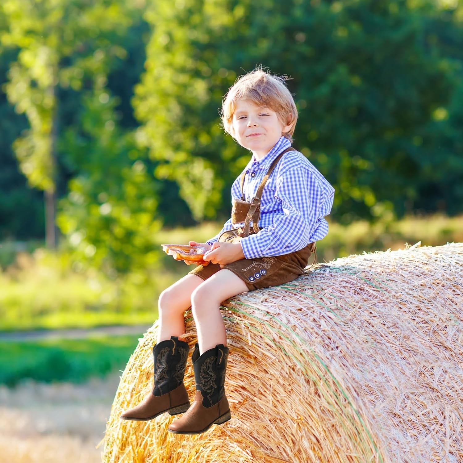 Detalle 2 de Rollda Kids Cowboy Boots with Embroidery, Square Toe and Pull Tabs