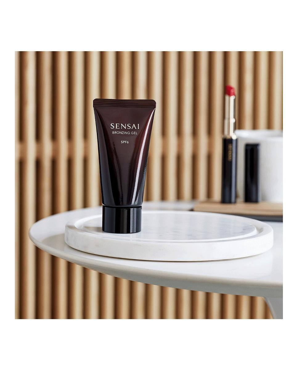 Thumbnail 3 de Sensai Bronzing Gel Foundation base de maquillaje 💄
