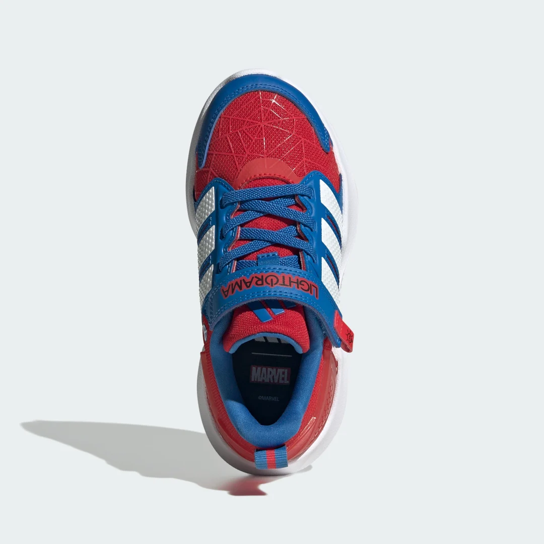 Detalle de Zapatilla Adidas Marvel Lightorama Spider-Man: estilo urbano con toques de cómic