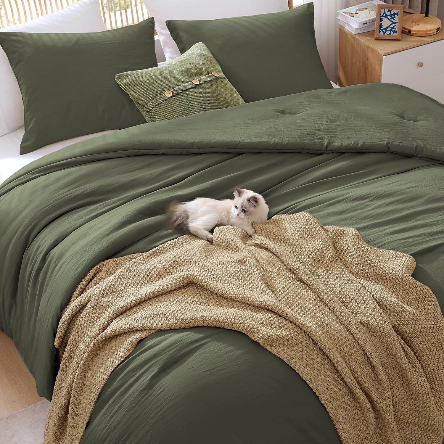 Thumbnail 1 de WRENSONGE Queen Comforter Set (3-Piece) – Prewashed Olive Green Lightweight Comforter with 2 Pillow Shams
