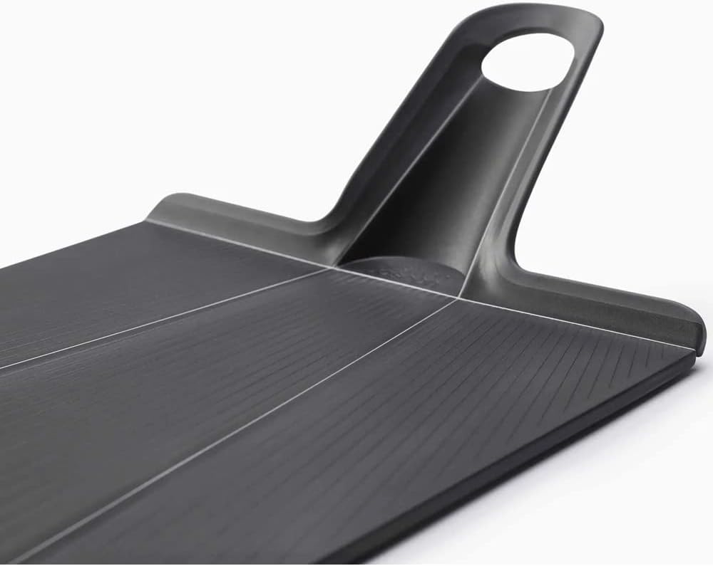 Detalle 2 de Joseph Joseph Chop2Pot Plus Tabla de cortar plegable 🥘 Negre