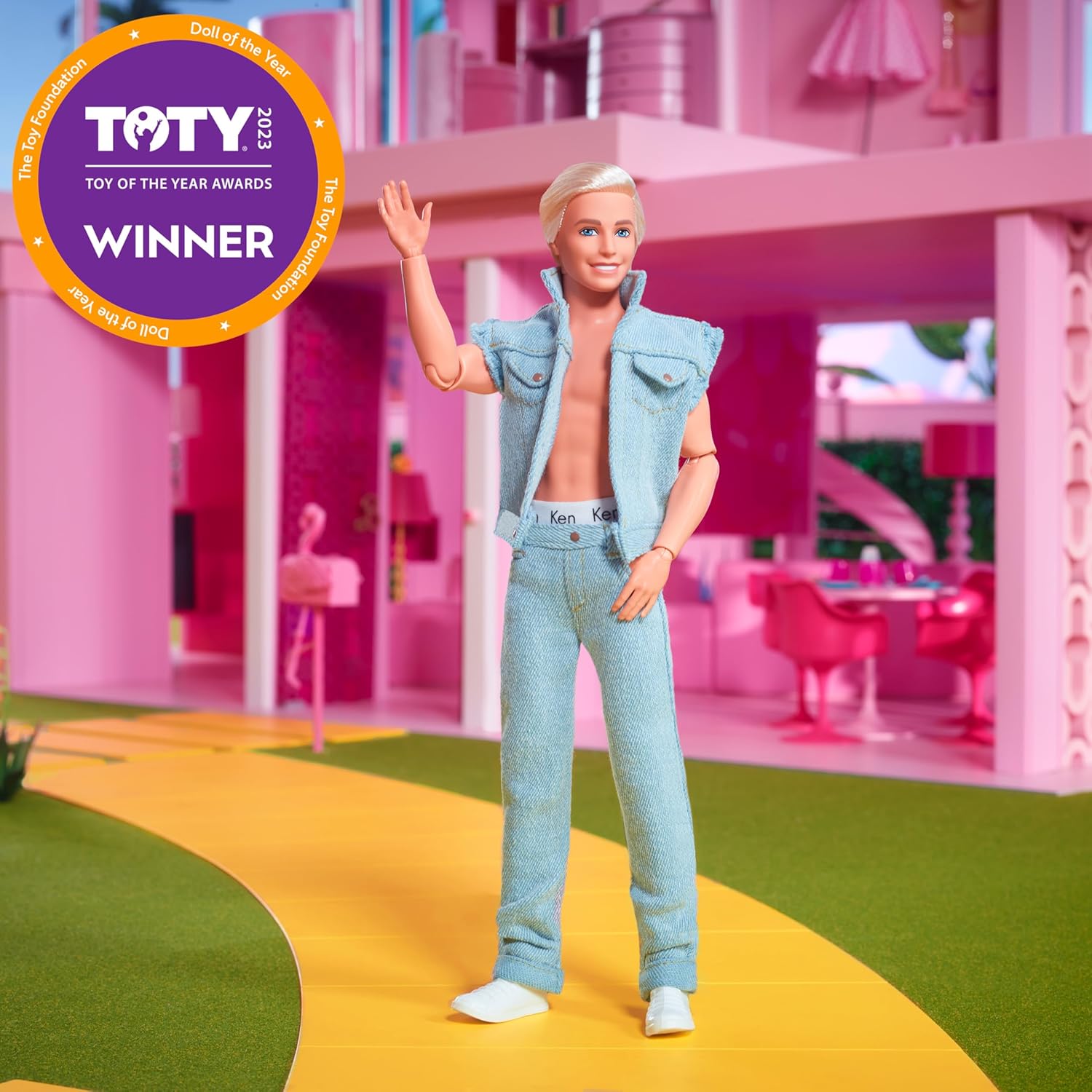 Detalle de Barbie The Movie - Ken, Bambola da Collezione con Completo Jeans Coordinato e Intimo Originale Ken, HRF27