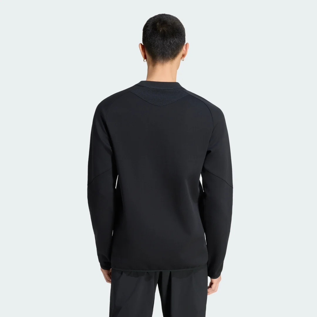 Detalle 2 de Sudadera Tiro Travel Crew del Real Madrid – Adidas