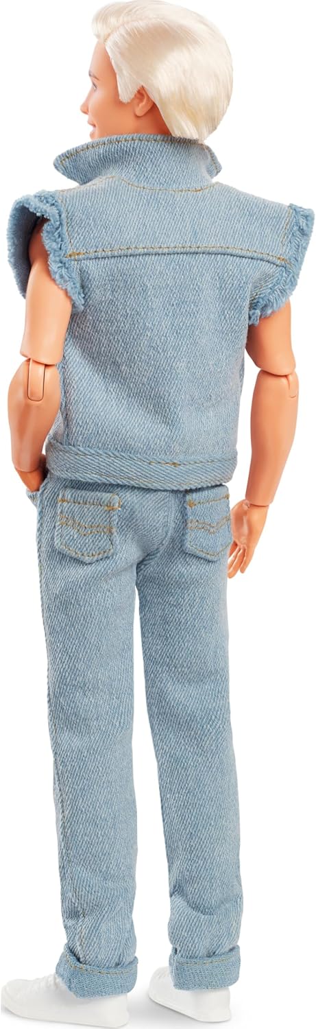 Detalle de Barbie The Movie - Ken, Bambola da Collezione con Completo Jeans Coordinato e Intimo Originale Ken, HRF27
