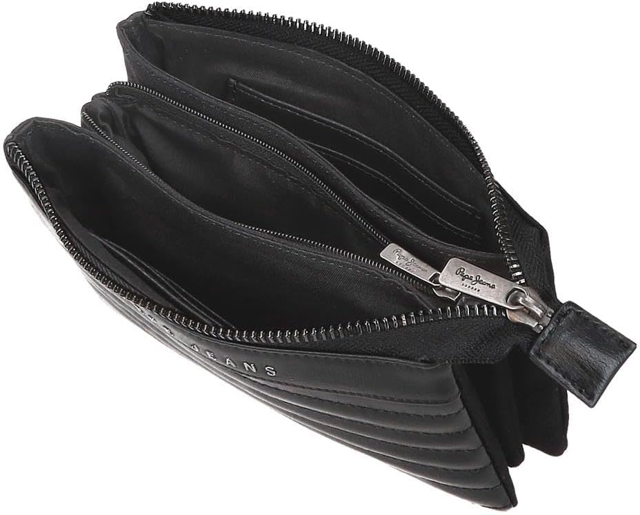 Detalle 2 de Pepe Jeans Biker neceser 17,5 x 9,5 cm