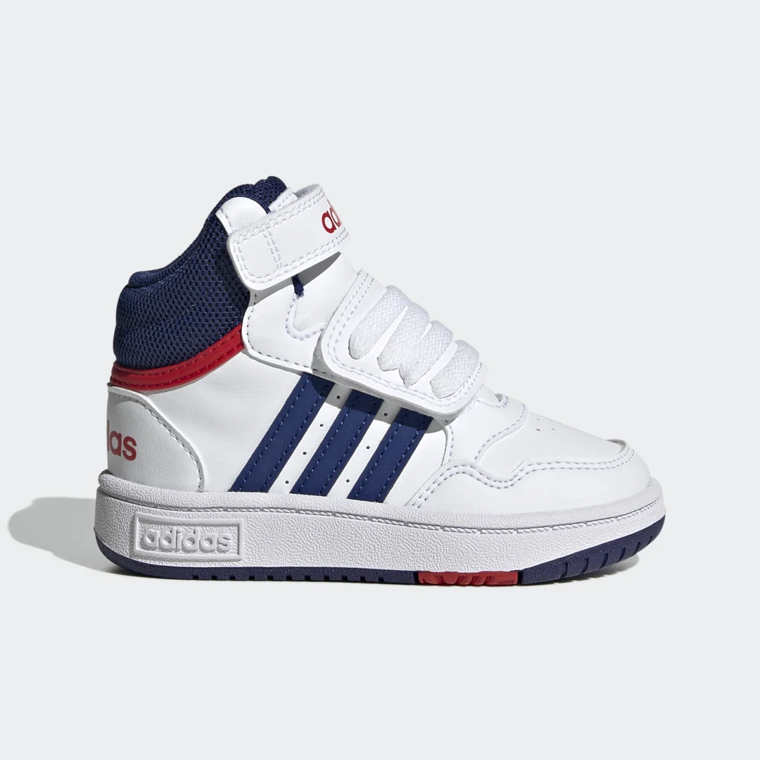Detalle de Adidas Zapatilla Hoops Mid en Blanco – estilo urbano y comodidad diaria