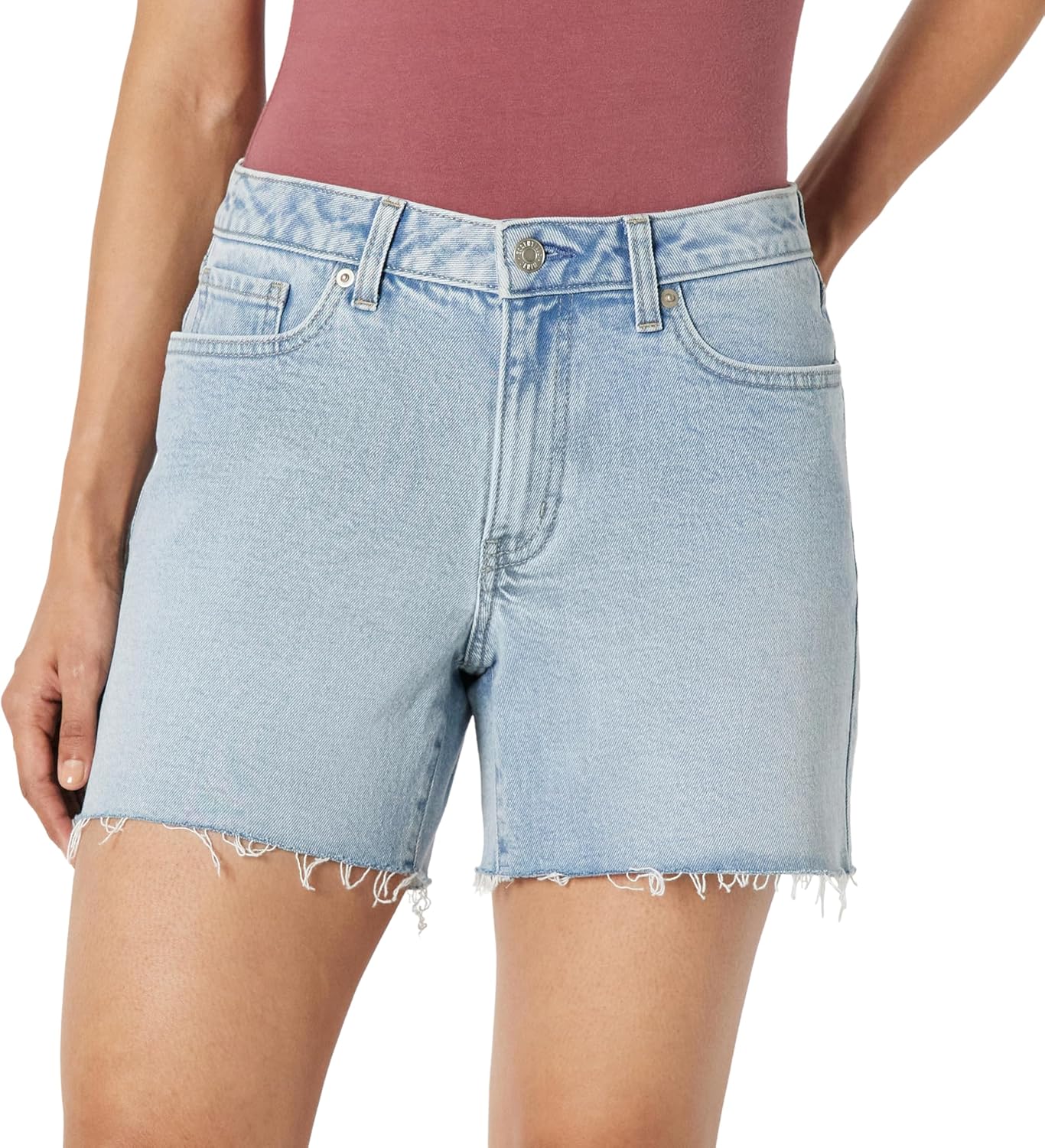 Thumbnail 6 de Amazon Essentials Women’s Low Stretch Mid-Rise Regular-Fit Jean Short (4 1/2" inseam)