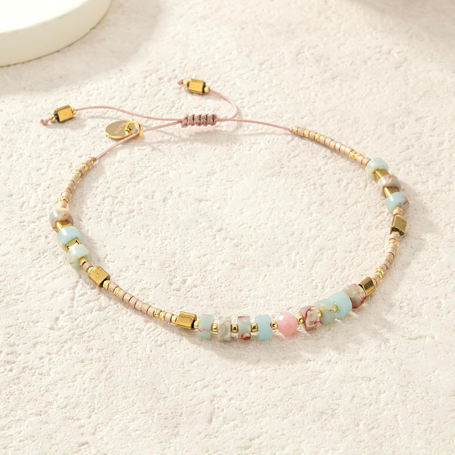 Detalle de KELITCH Seed-Perlen Freundschaftsarmbänder aus dünnem Seil – handgemachter Schmuck für Alltag & Geschenk