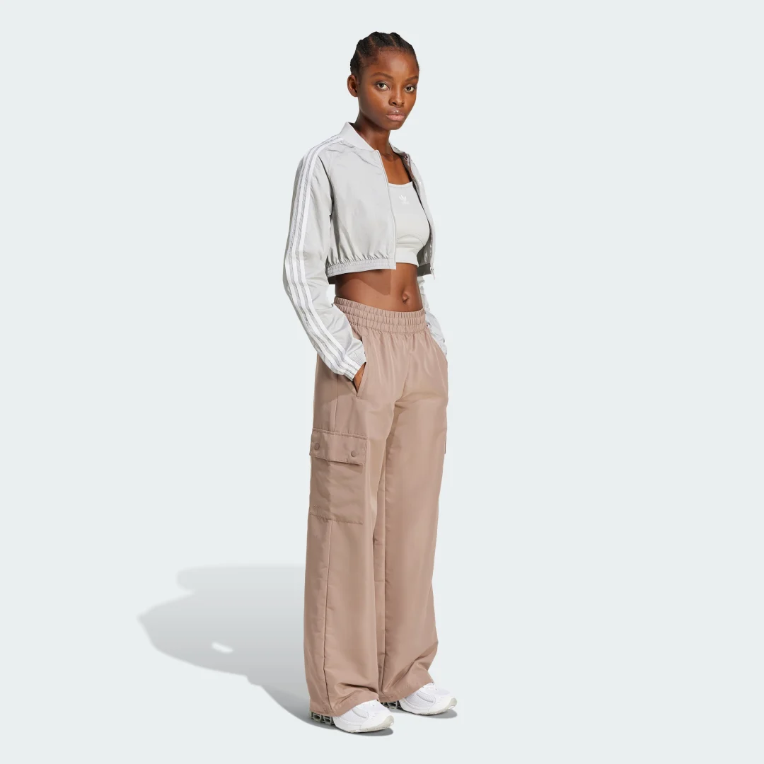Detalle de Pantalón Essentials Woven Cargo de Adidas: ficha de compra razonable