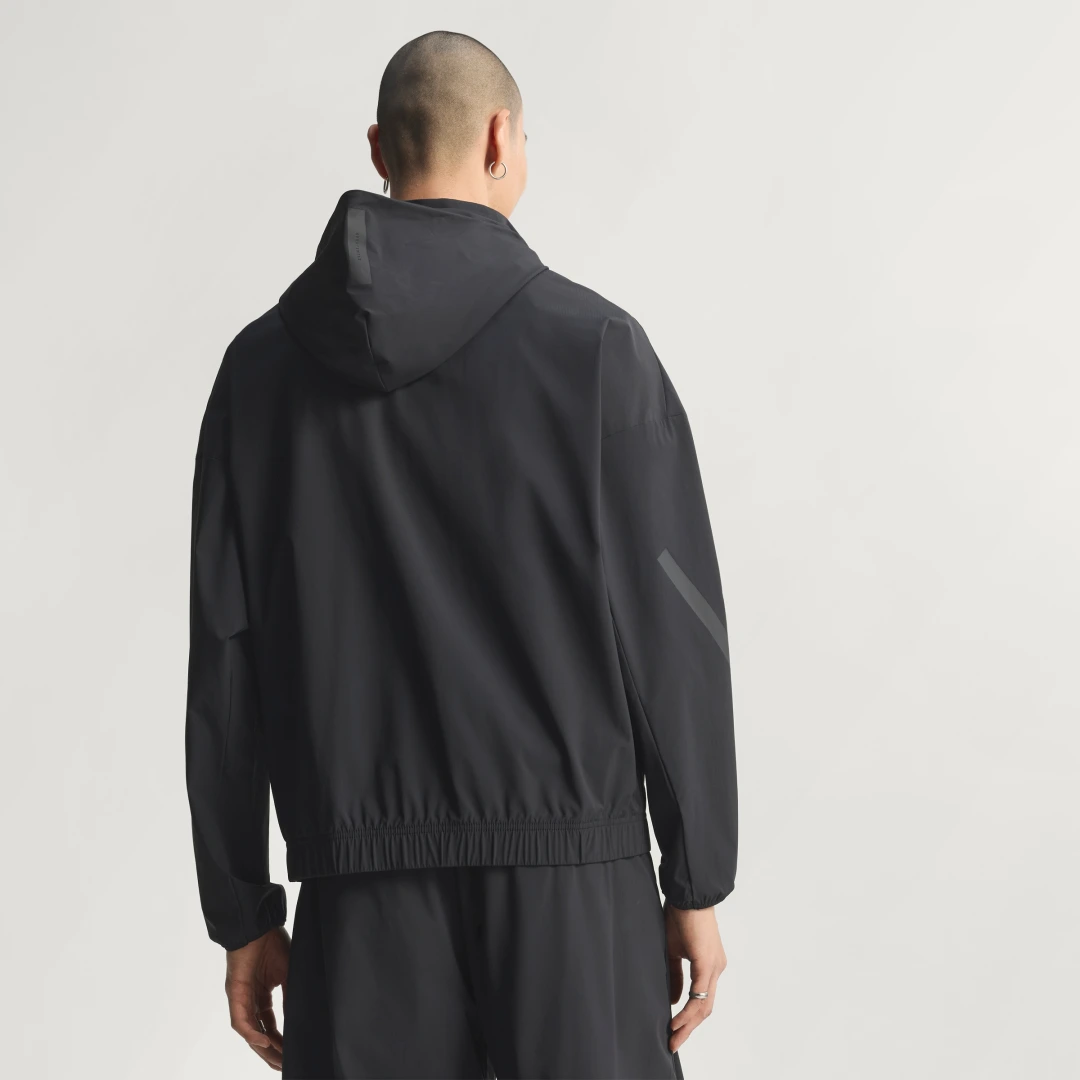 Detalle 2 de Adidas Z.N.E. Chaqueta Deportiva de Tejido Técnico – Negro