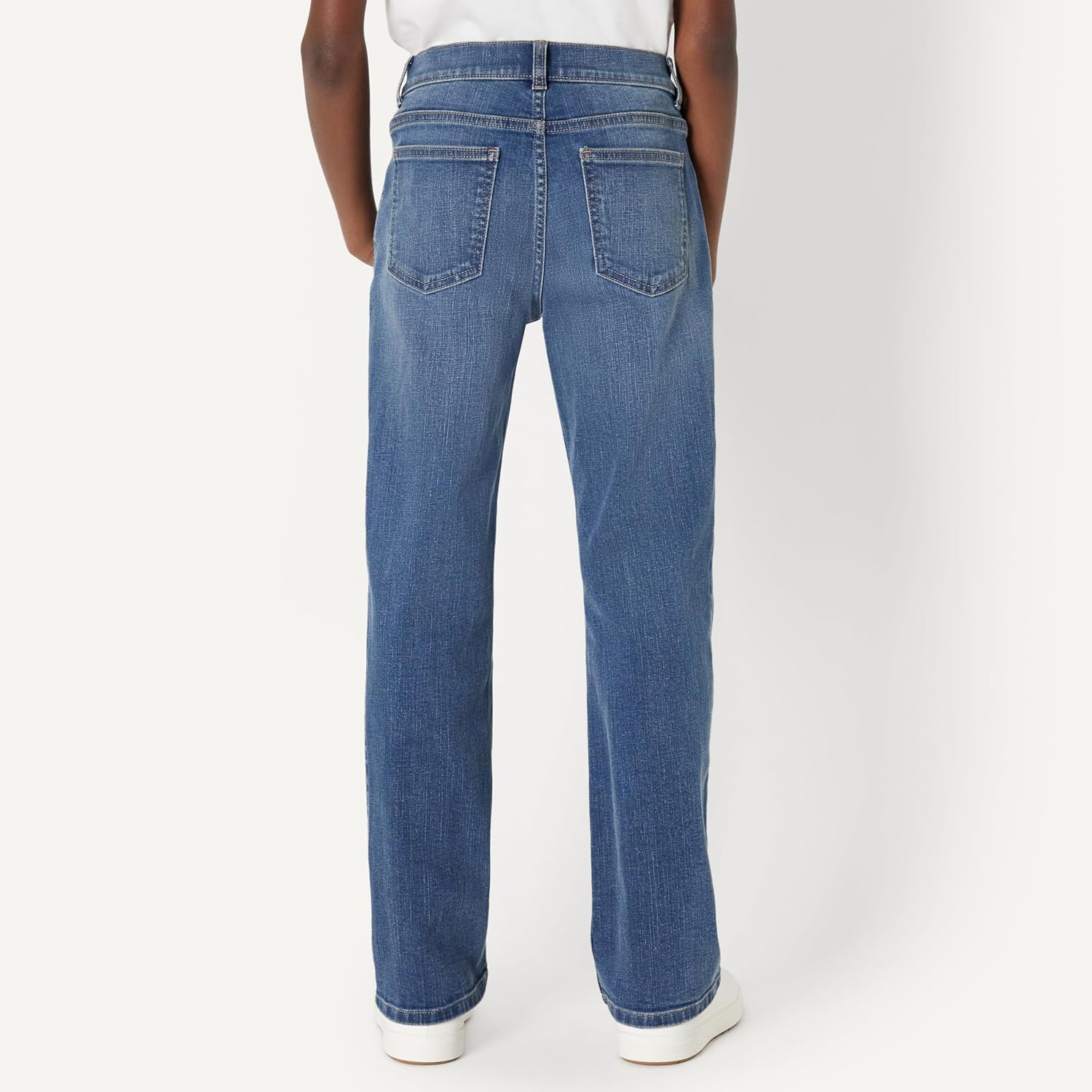 Detalle de Amazon Essentials Boys' Medium Stretch Regular-Fit Bootcut Jean