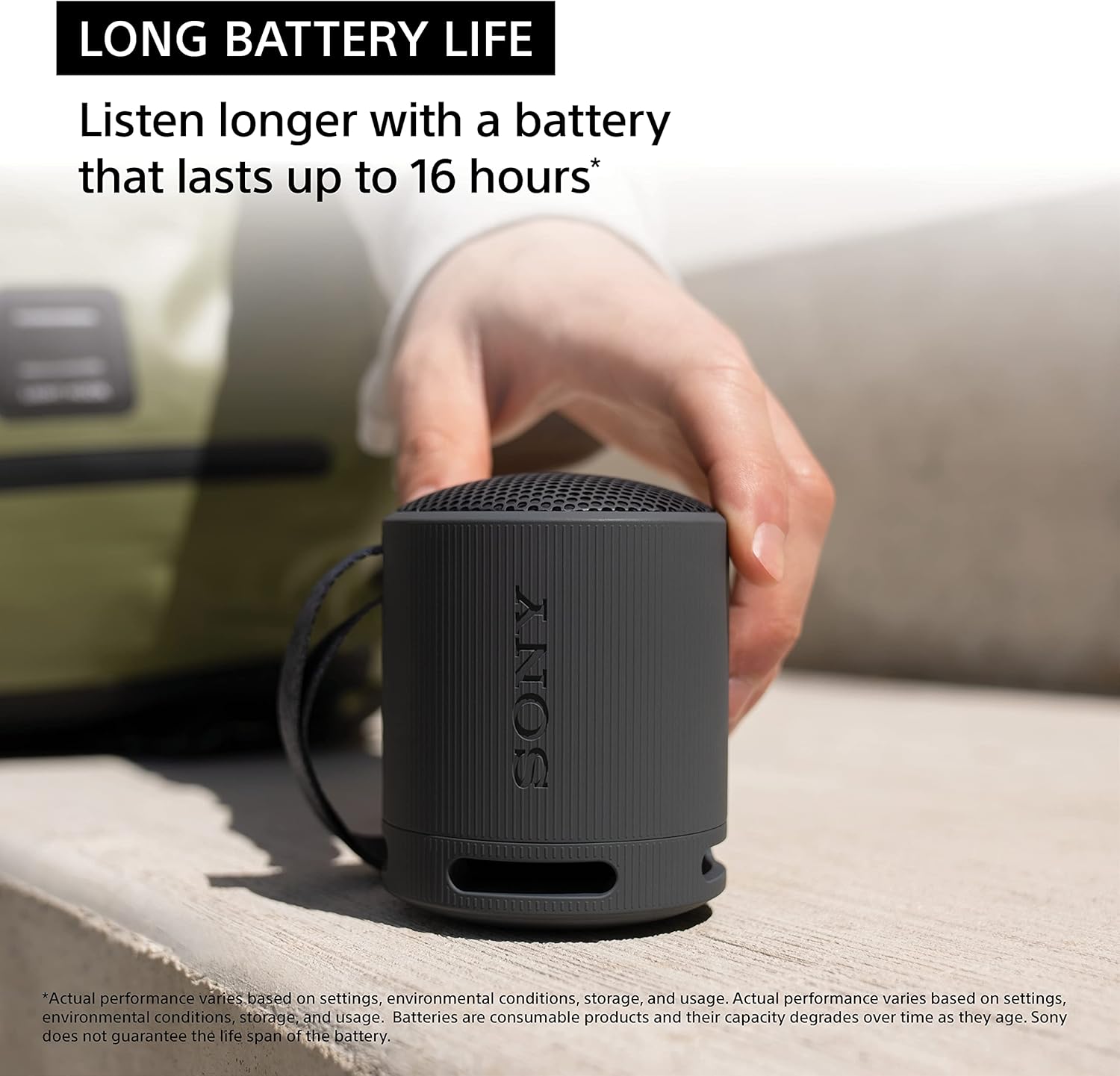 Detalle de Sony SRS-XB100 Portable Bluetooth Speaker