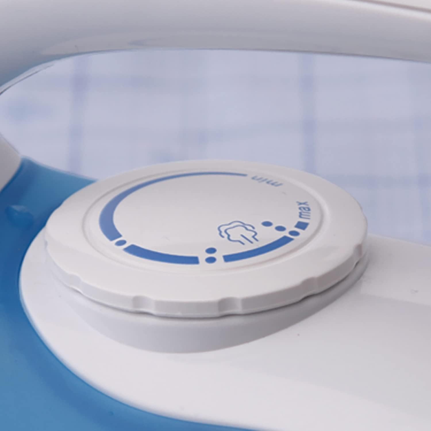 Thumbnail 5 de Russell Hobbs Dual Voltage Steam Glide Travel Iron (22470) with 80ml Tank