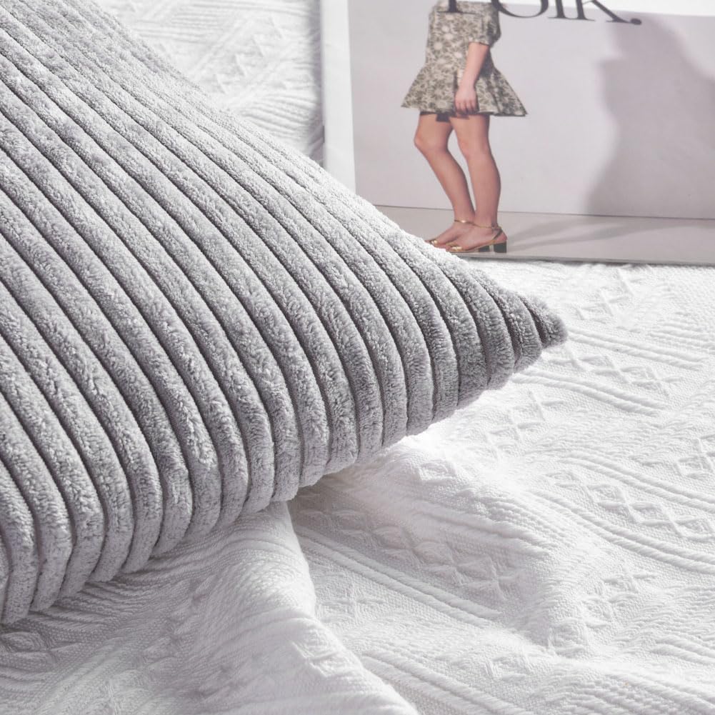 Detalle de AUAUY set van 2 decoratieve kussenhoezen 40 x 40 cm in grijs ribfluweel