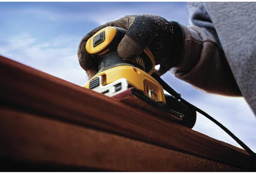 Detalle 2 de DEWALT DWE6411 1/4-Inch Sheet Orbital Finishing Sander, 2.3 A