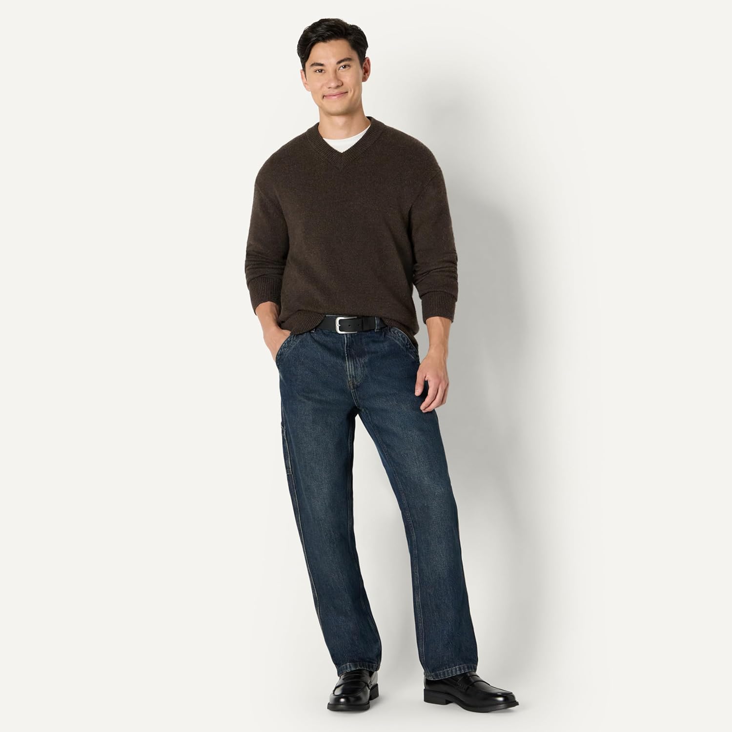 Thumbnail 4 de Amazon Essentials Men’s Regular-Fit Cotton Blend V-Neck Jumper