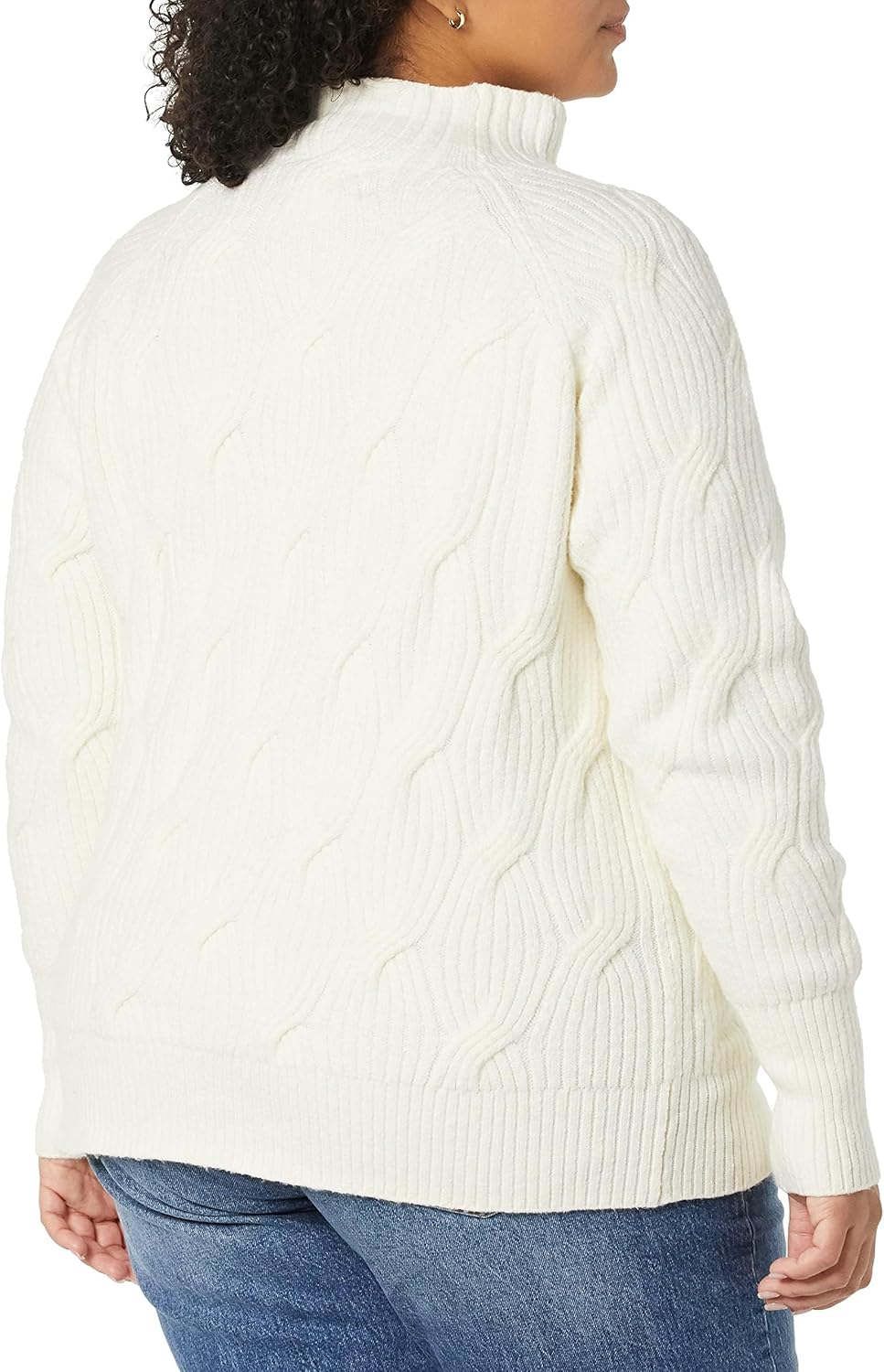 Thumbnail 3 de Amazon Essentials Women’s Soft Touch Cable Knit Funnel Neck Chunky Jumper