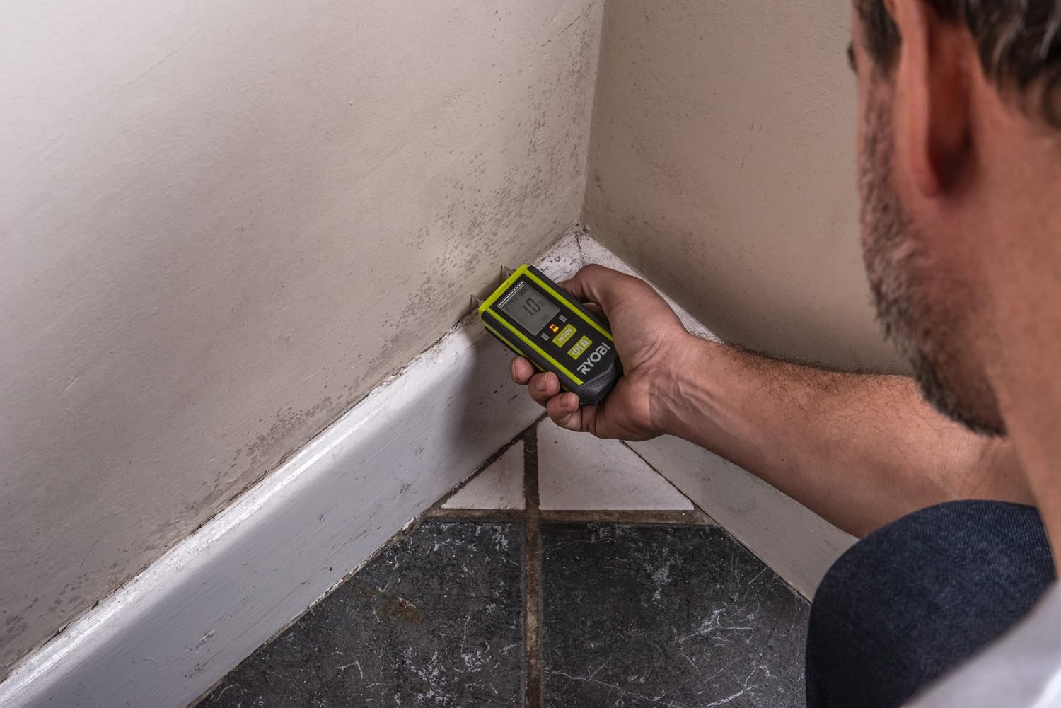 Detalle de Ryobi RBPINMM1 misuratore di umidità 18V ONE+ (batteria non inclusa) con LED e display LCD