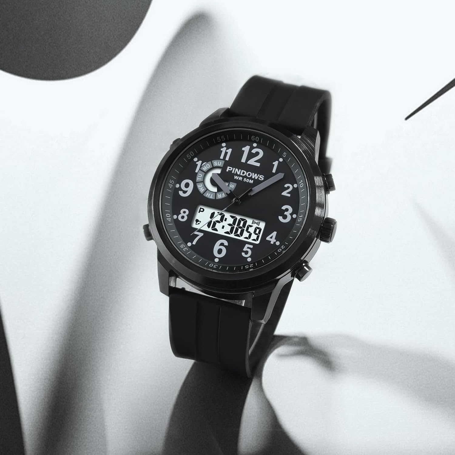 Detalle de PINDOWS Herrenuhren – Multifunktionale Lederarmbanduhr mit Dualzeit, 30 m wasserdicht