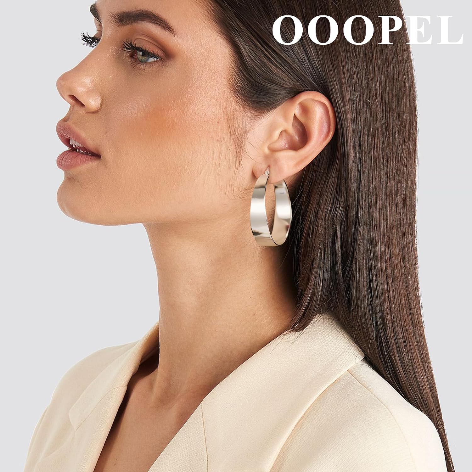 Detalle 2 de OOOPEL Hoop Earrings, 10mm Wide