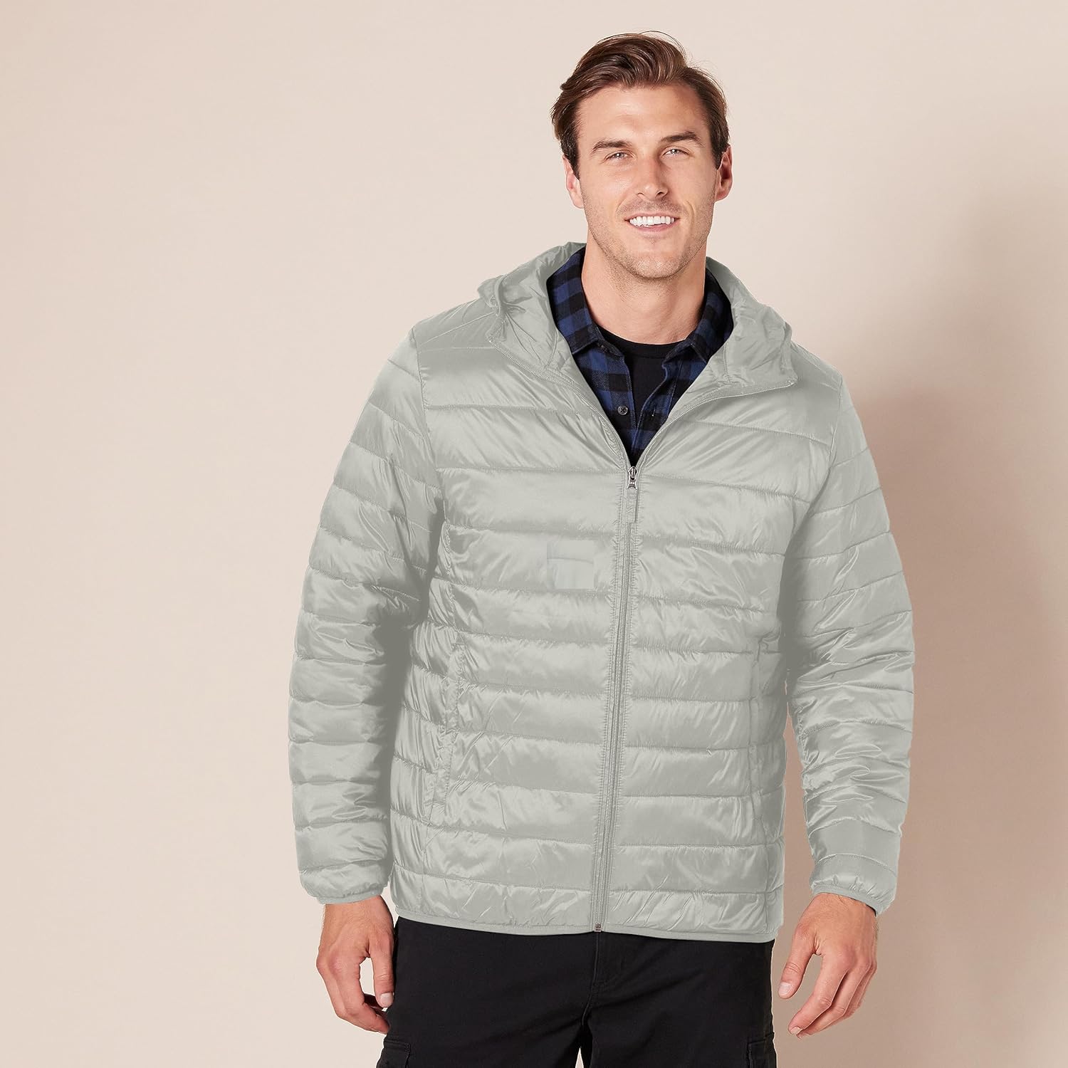 Thumbnail 4 de Amazon Essentials men’s lightweight water-resistant packable hooded puffer jacket