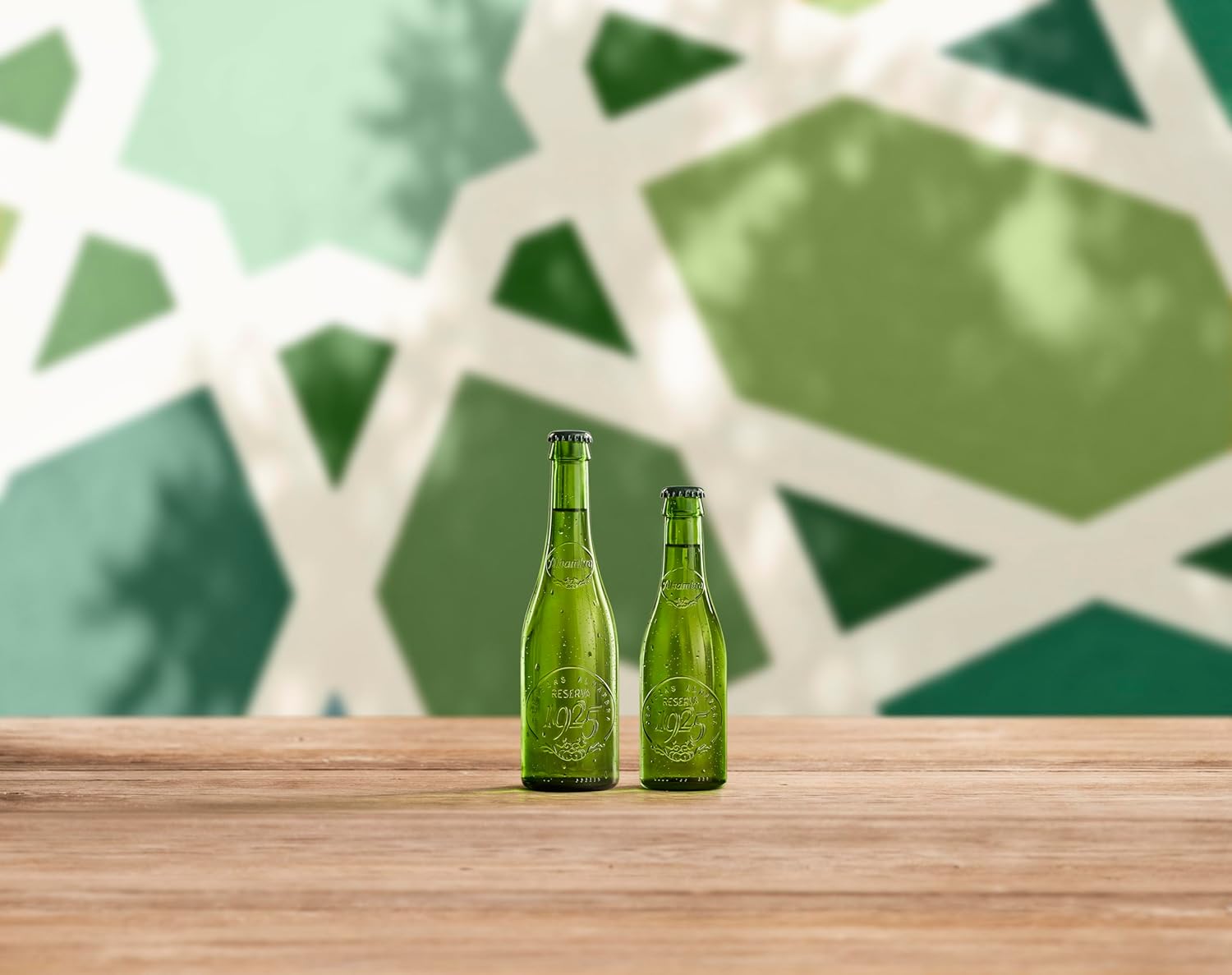 Detalle 2 de Alhambra Reserva 1925 MINI 🍺 Pack 24x22cl, Cerveza Extra Fermentación