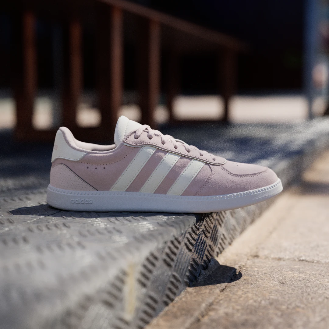 Detalle 2 de Zapatilla Breaknet Sleek de Adidas: rosa, cómodo y versátil para el día a día