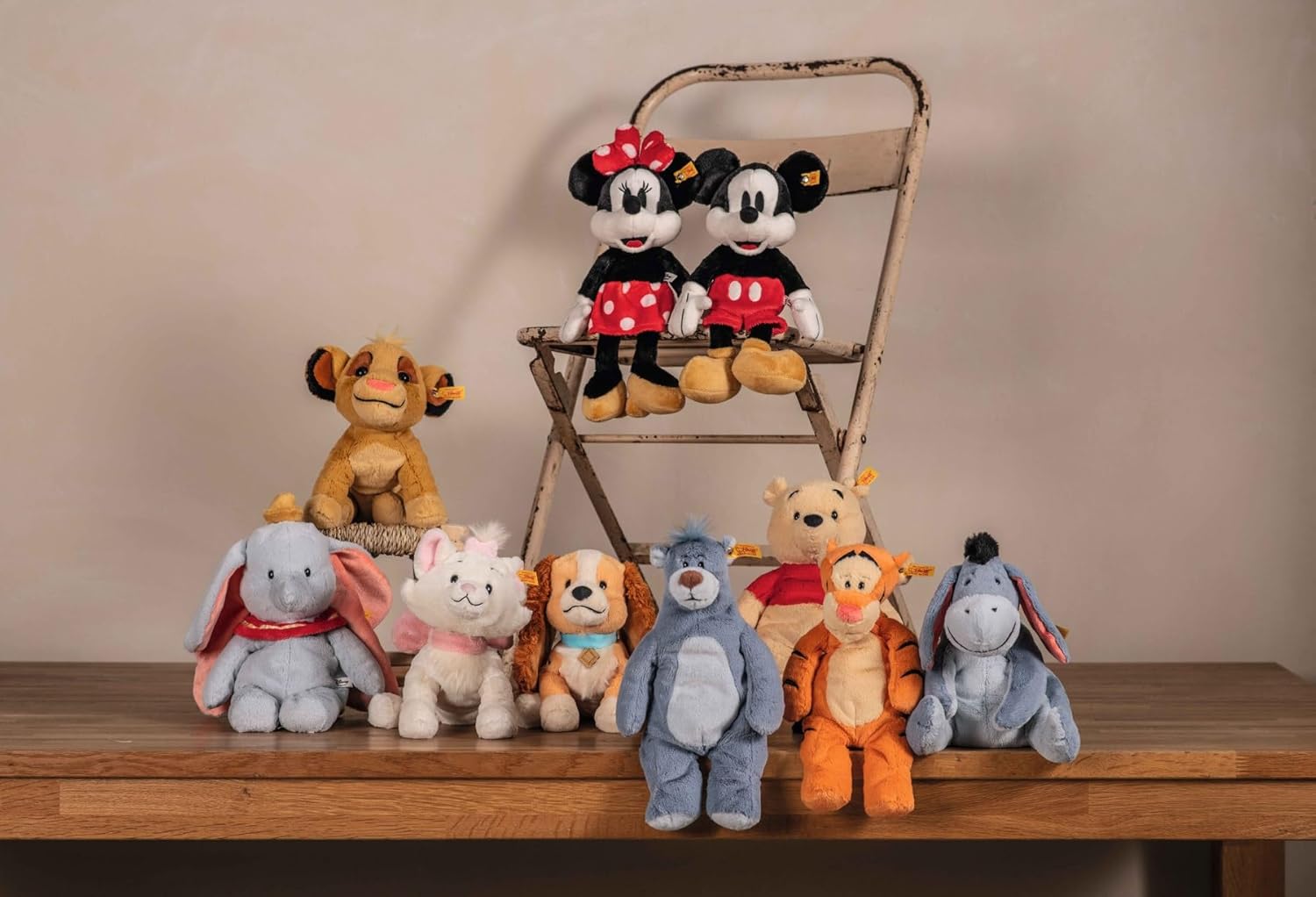 Detalle 2 de Steiff 24658 Katze Marie (24 cm) – Soft Cuddly Friends im Disney-Look, Weiß/Rosa