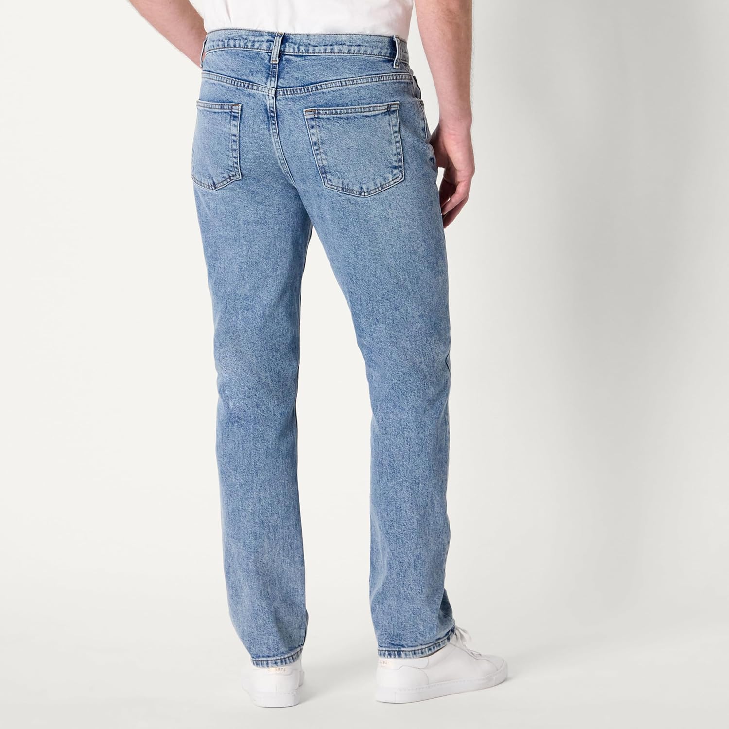 Thumbnail 1 de Amazon Essentials Herren Straight-Fit-Jeans mit leichtem Stretchanteil