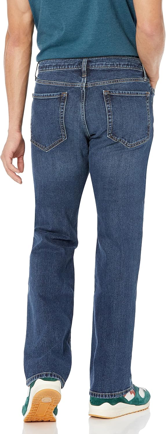 Detalle de Amazon Essentials Men's Bootcut Jeans 9"