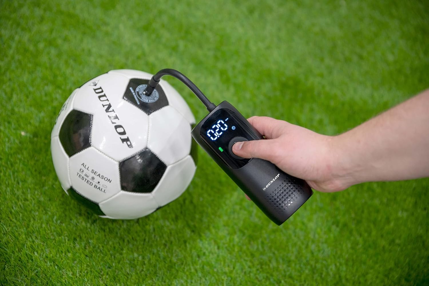 Thumbnail 6 de Dunlop Portable Air Compressor with Digital Display, LED Lamp and USB-C