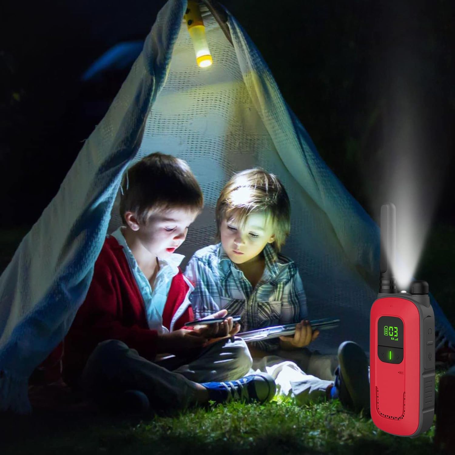 Detalle 2 de Radioddity PR-T3 Walkie Talkie bambini ricaricabile PMR 16 canali con ricarica USB e portachiavi (rosso/blu)