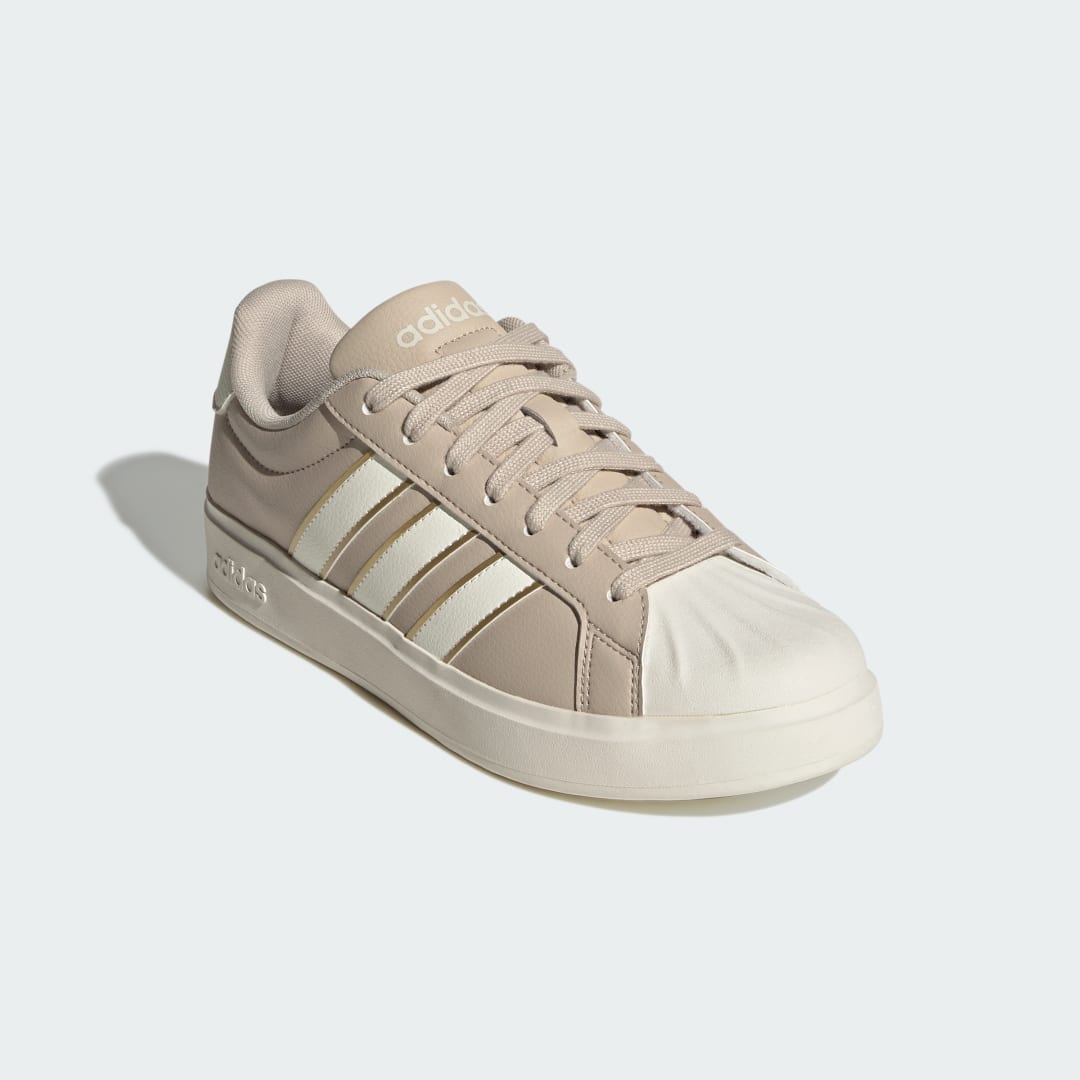 Detalle 2 de Streettalk Beige de Adidas: estilo urbano y comodidad para el día a día