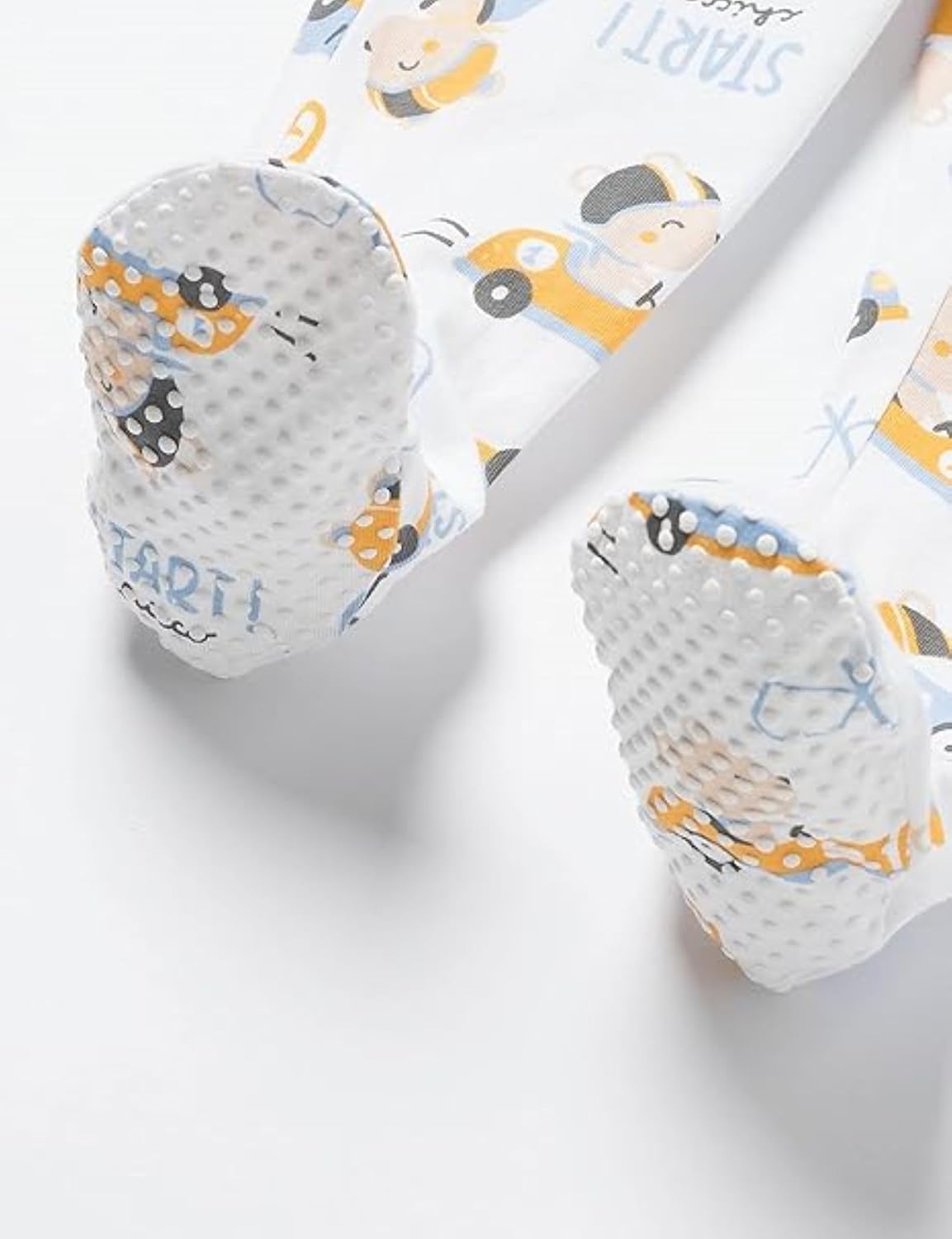 Detalle de Chicco Set Tutine Neonato e Neonata: due tutine morbide in cotone, apertura pratica e design italiano