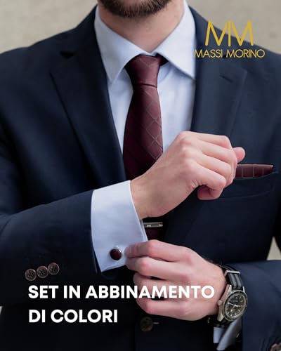 Detalle de Massi Morino Cravatta Bordeaux a Quadri Set Uomo con Fazzoletto da Taschino, Gemelli, Fermacravatta e Confezione Regalo – 5 in 1