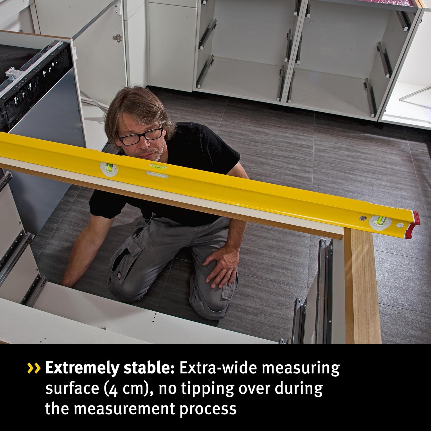 Detalle de STABILA R 300 – poziomica 81 cm z profilem aluminiowym i 3 libellami