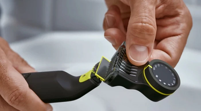 Detalle de Philips OneBlade Pro 360 QP6542/15 Face and Body – Vielseitiger Trimmer für Bart, Kopf- und Körperhaare