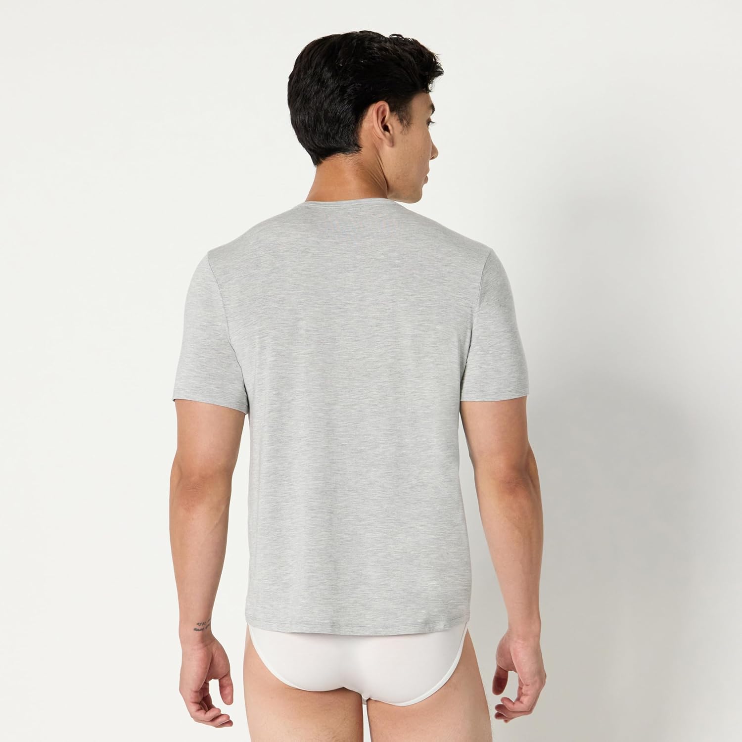 Thumbnail 2 de Amazon Essentials Herren Kurzärmeliges Unterhemd aus superweichem Modal (Slim Fit)