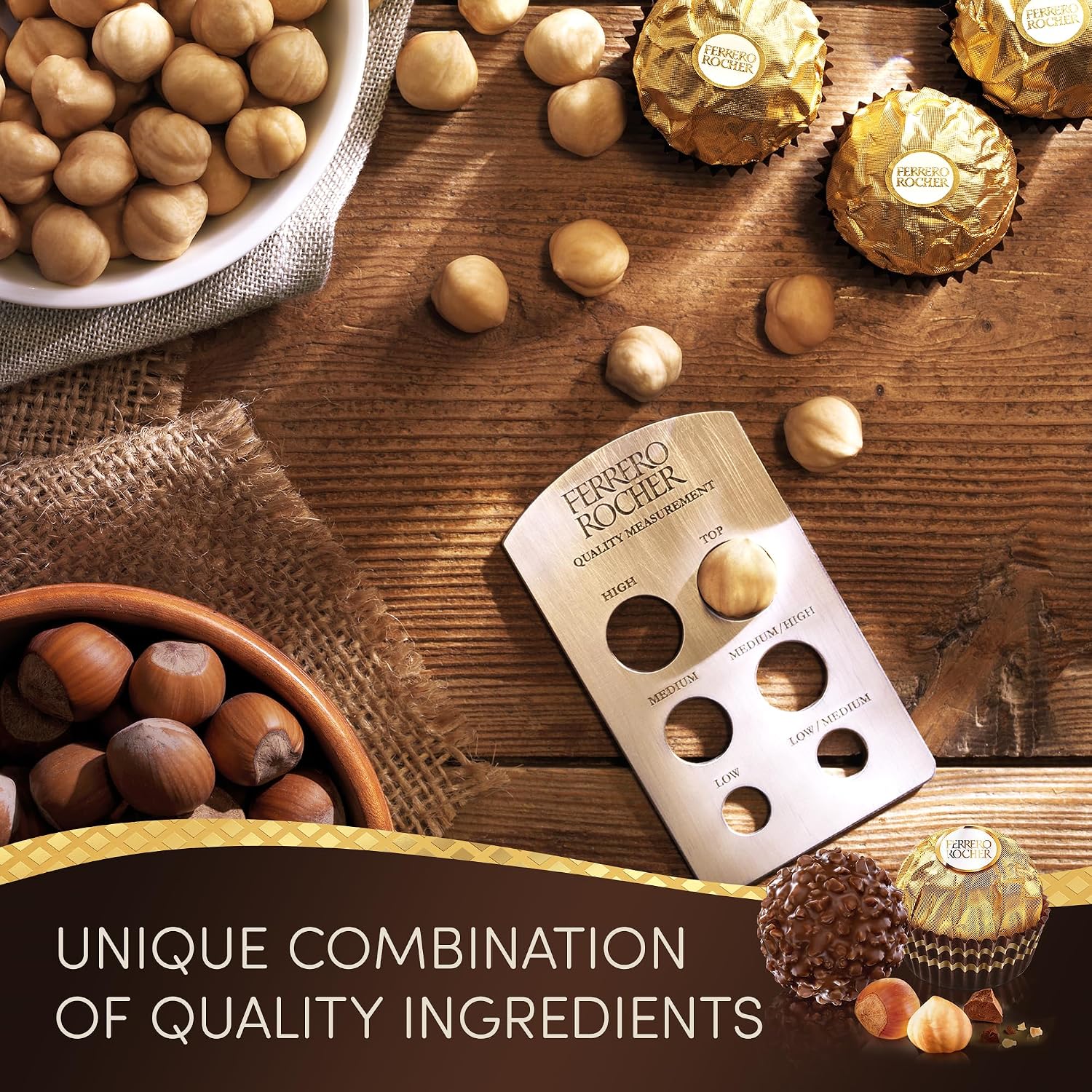 Detalle de Ferrero Rocher Christmas Chocolate Box, 24 Chocolates, 300g