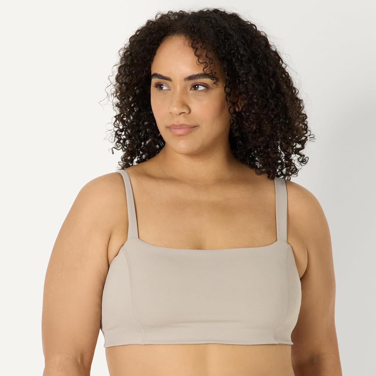 Detalle 2 de Amazon Essentials Damen Active FormFlex Buttery Soft Bandeau-Sport-BH mit verstellbaren Trägern (A–C) – leichter Halt