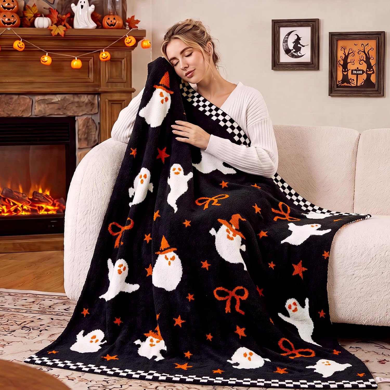 Detalle 2 de Snuggle Sac Halloween Throw Blanket, 50 x 60-Inch Microfiber Ghost Design